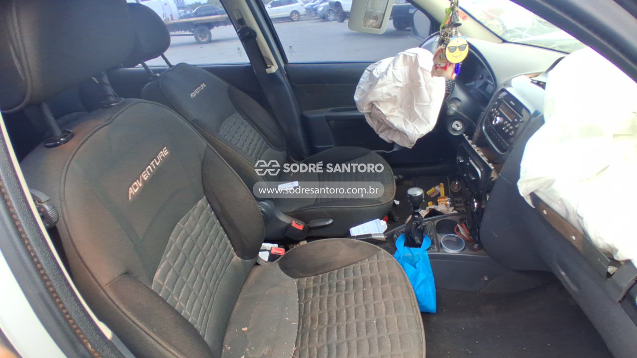 Foto 8 de 13: FIAT - PALIO WK ADVEN FLEX 2013/2014
