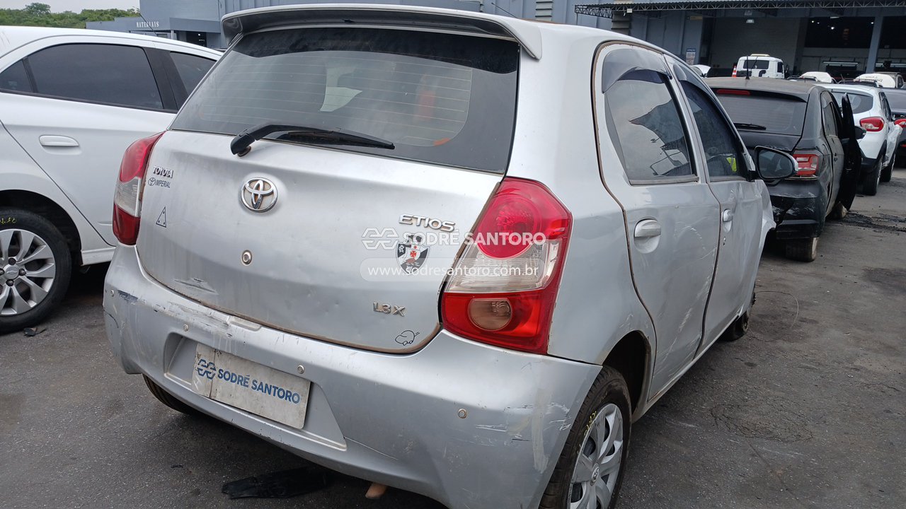 Foto 4: TOYOTA - ETIOS HB X 2014/2014