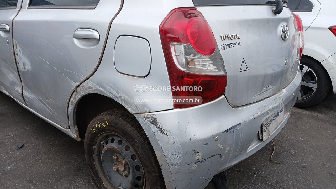 Foto 11 de 13: TOYOTA - ETIOS HB X 2014/2014