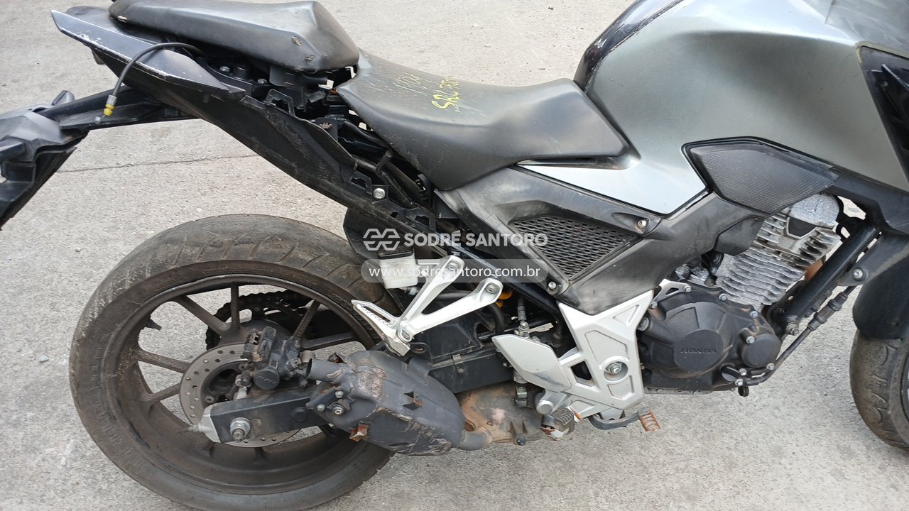 Foto 11 de 11: HONDA - CB 300F TWISTER CBS 2024/2024