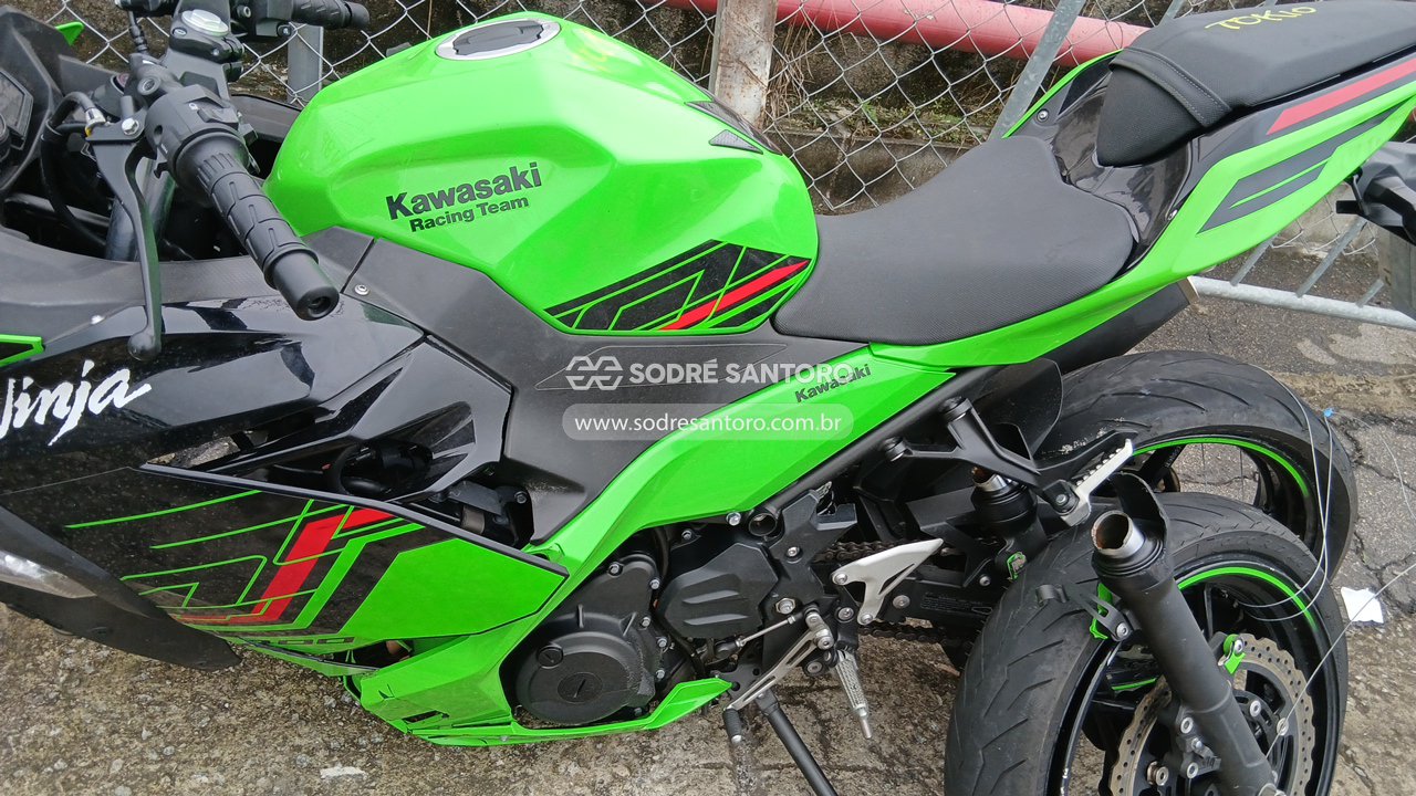 Foto 6 de 10: KAWASAKI - NINJA 400 2023/2024
