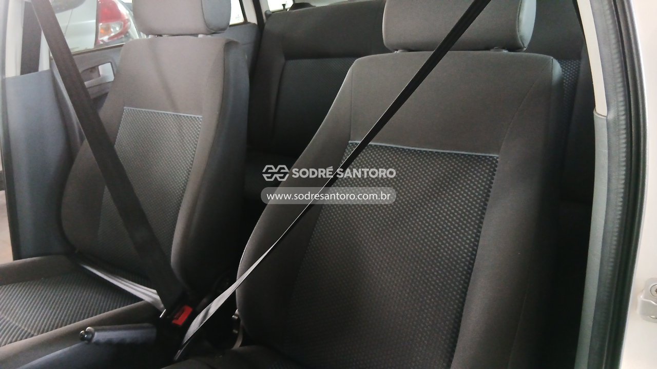 Foto 9 de 13: VOLKSWAGEN - GOL 1.0 2013/2014