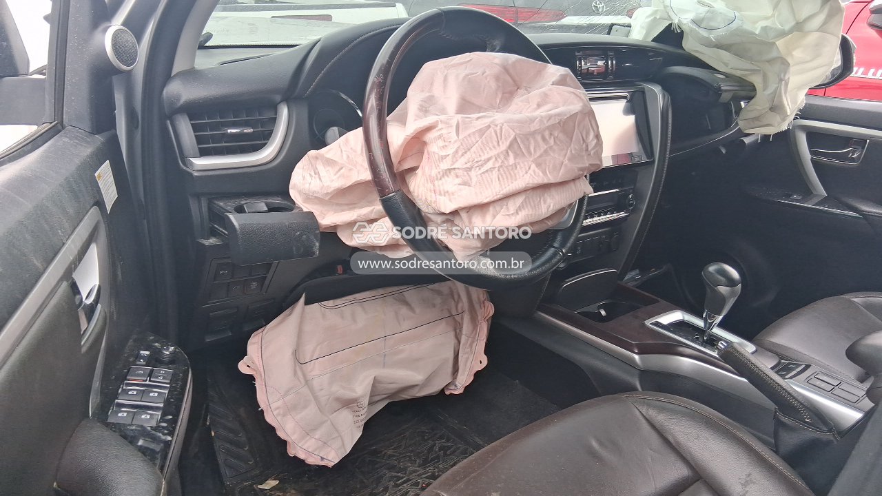 Foto 6 de 13: TOYOTA - HILUX 2019/2019