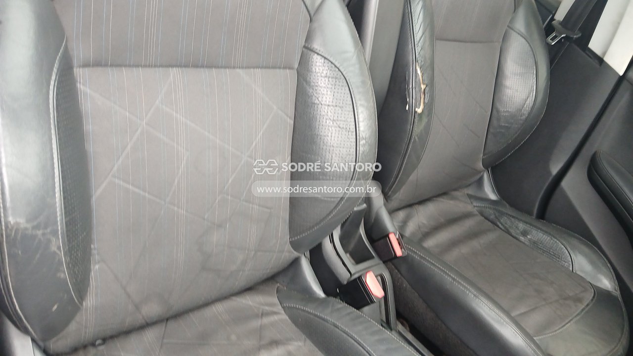 Foto 8 de 8: PEUGEOT - 208 PREMIER 2013/2014