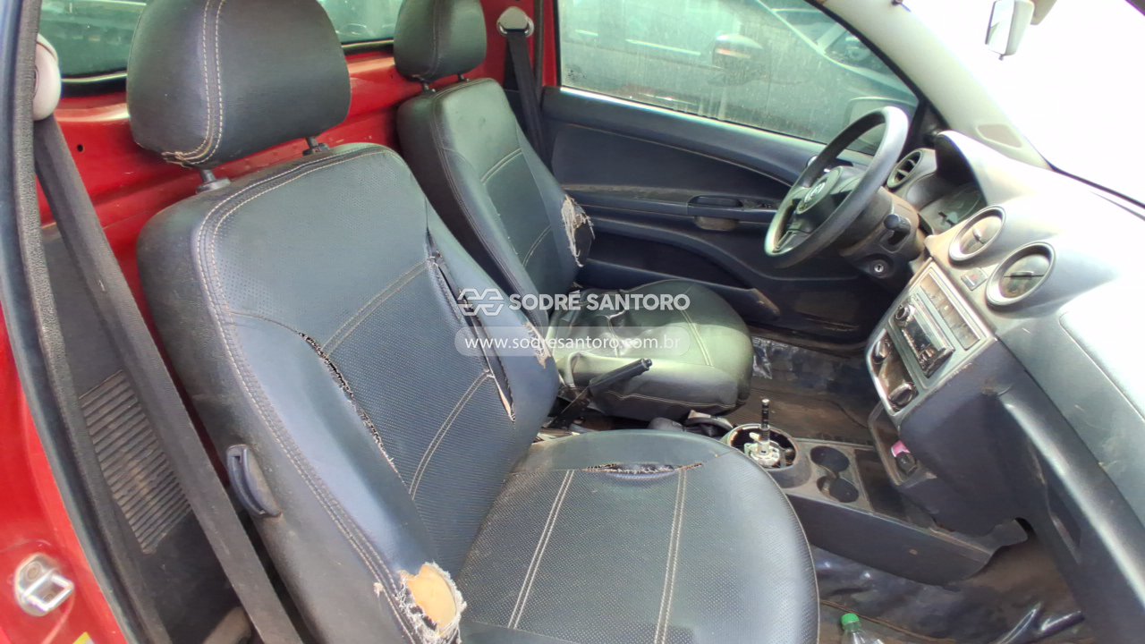 Foto 8 de 9: VOLKSWAGEN - NOVA SAVEIRO CS 2013/2014