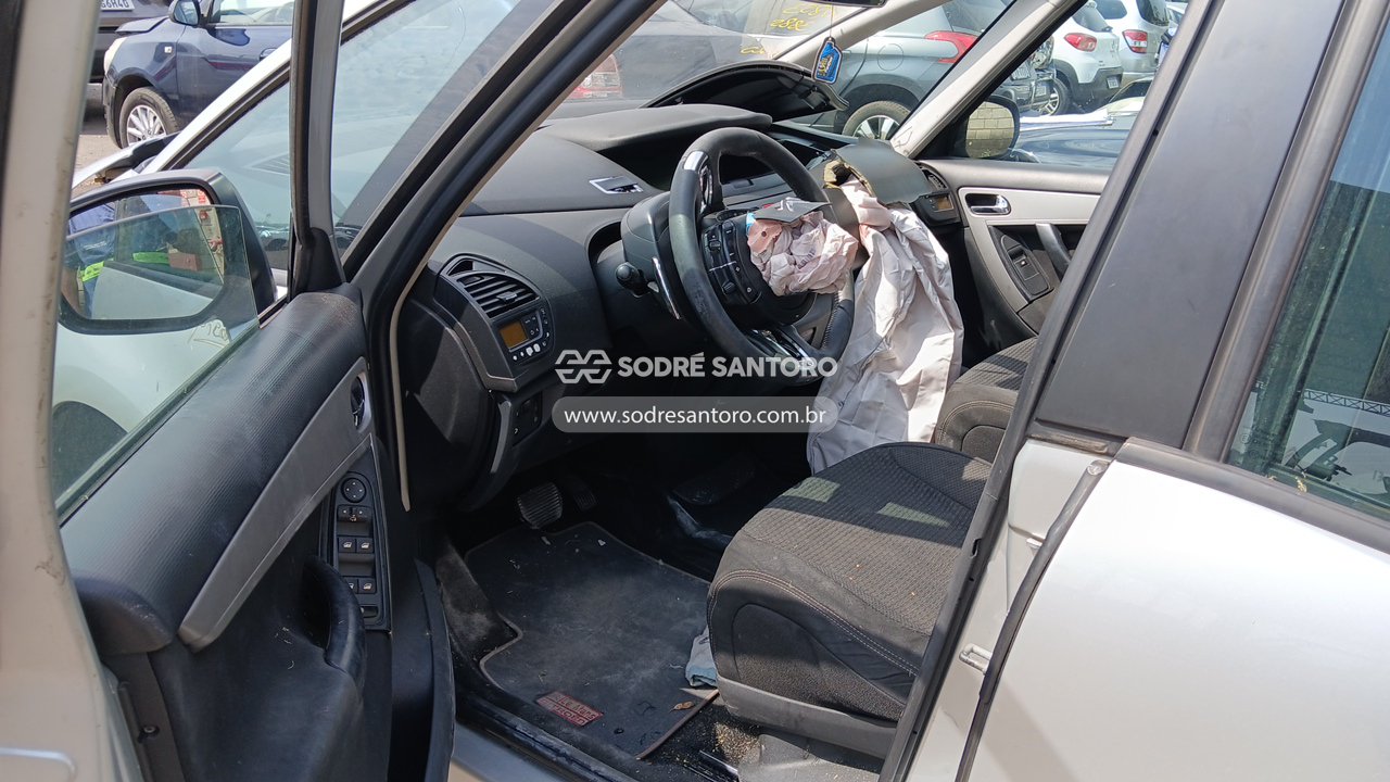 Foto 6 de 11: CITROEN - C4 PIC GLXA 2011/2011