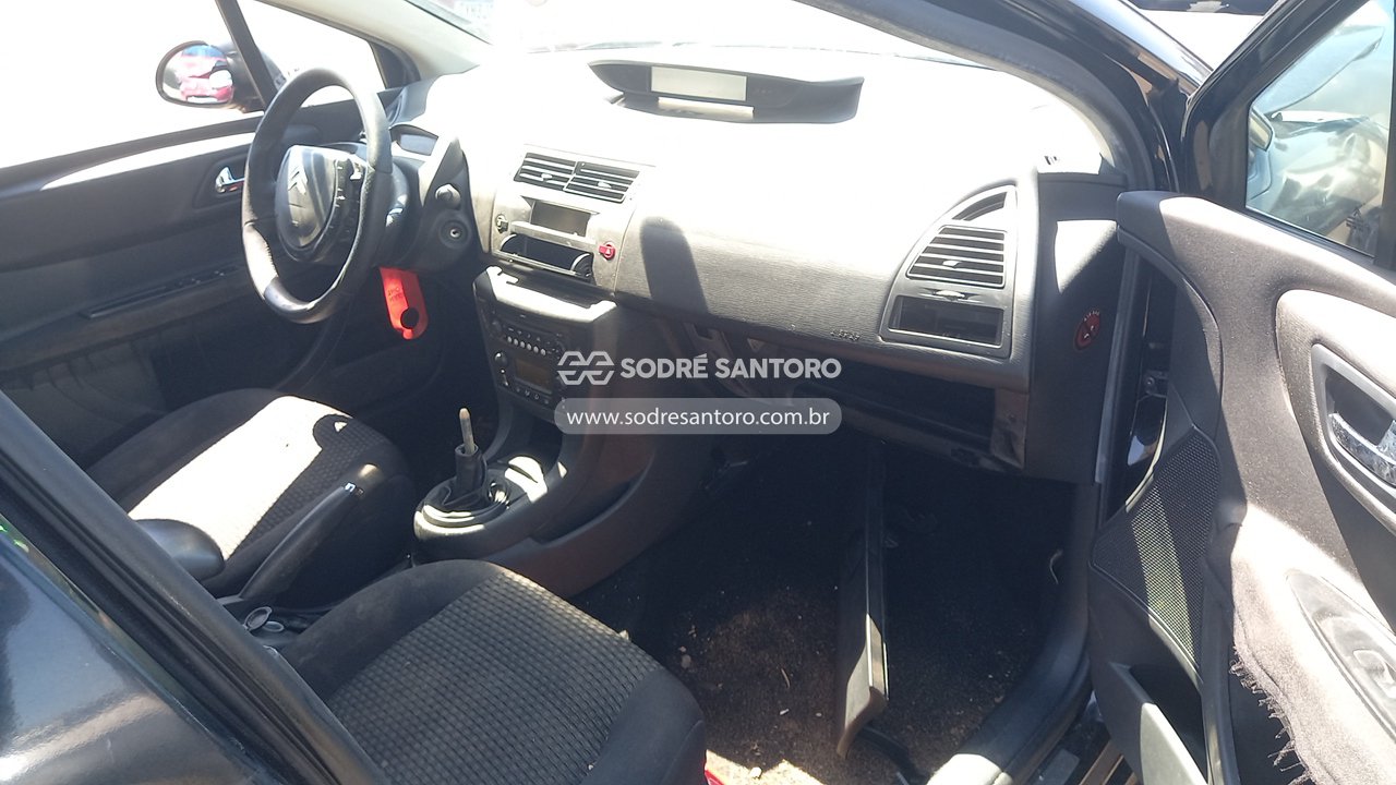 Foto 8 de 13: CITROEN - C4 2012/2013