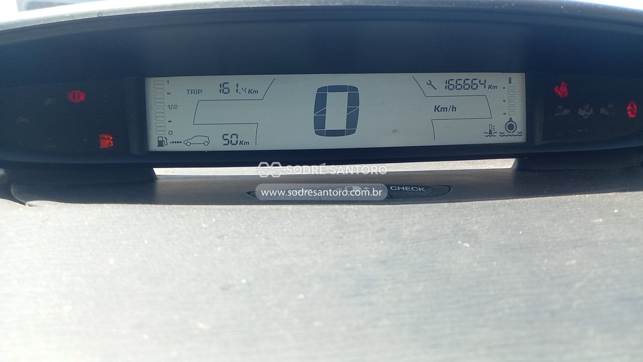 Foto 7 de 13: CITROEN - C4 2012/2013
