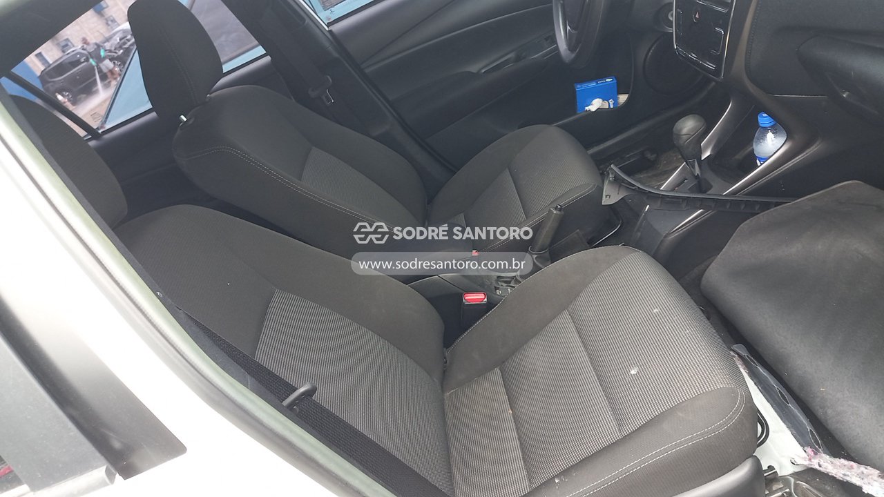 Foto 8 de 13: TOYOTA - YARIS HA XL15 2022/2023