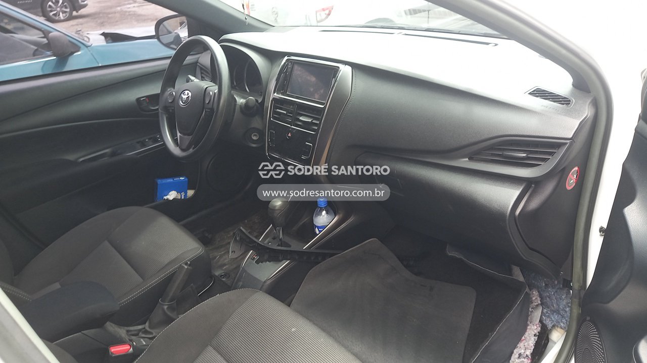 Foto 7 de 13: TOYOTA - YARIS HA XL15 2022/2023