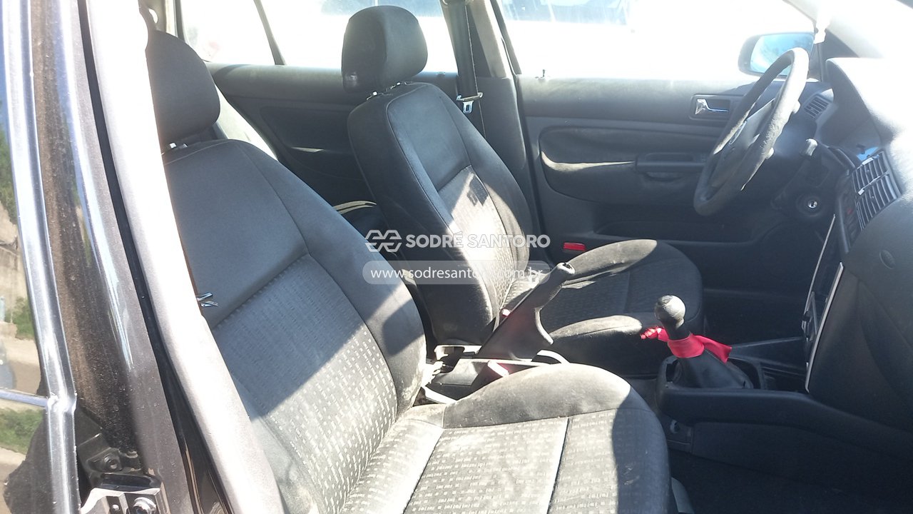 Foto 8 de 13: VOLKSWAGEN - GOLF 2000/2001