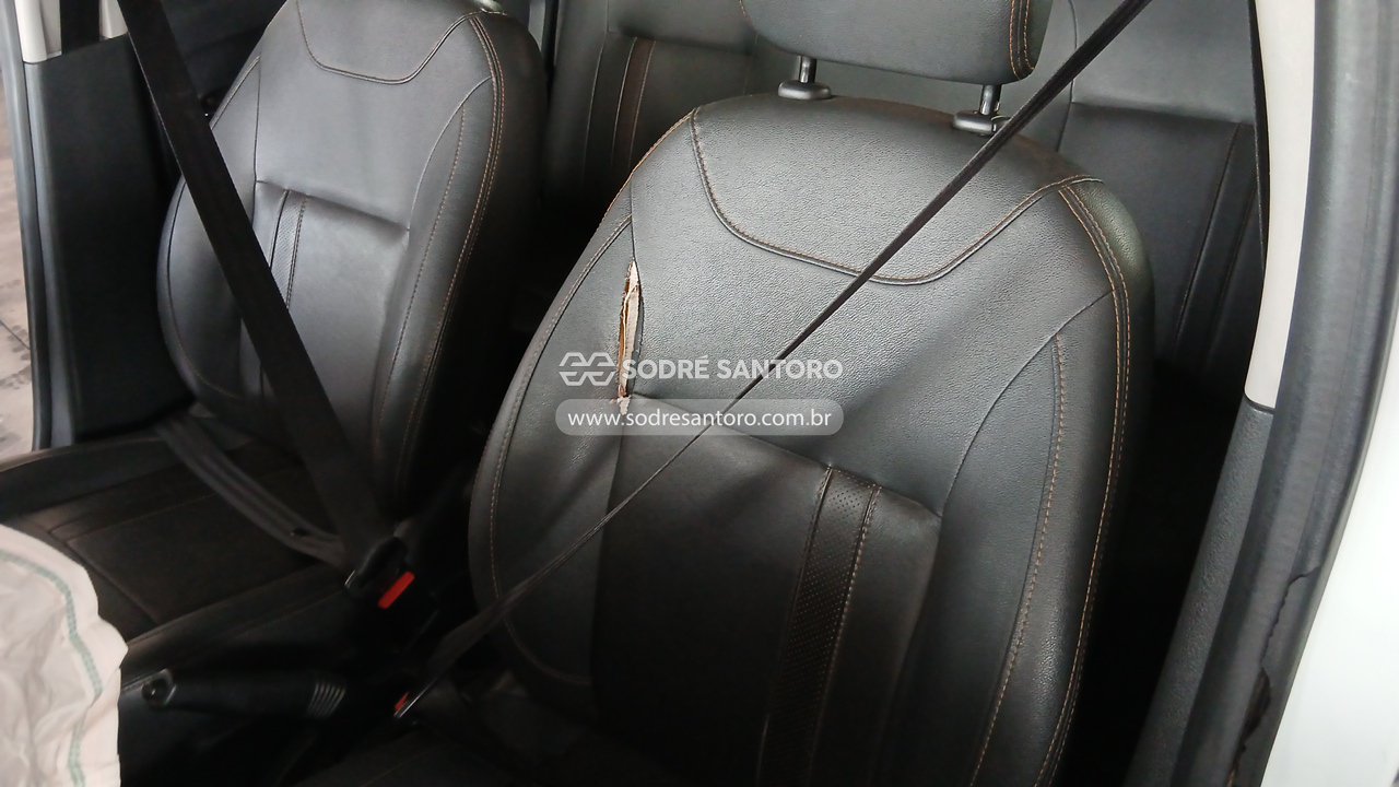 Foto 9 de 13: RENAULT - SANDERO STEP 16 2015/2016