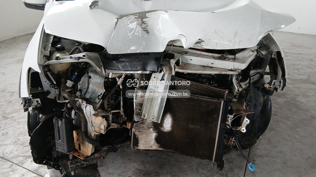 Foto 11 de 13: RENAULT - SANDERO STEP 16 2015/2016