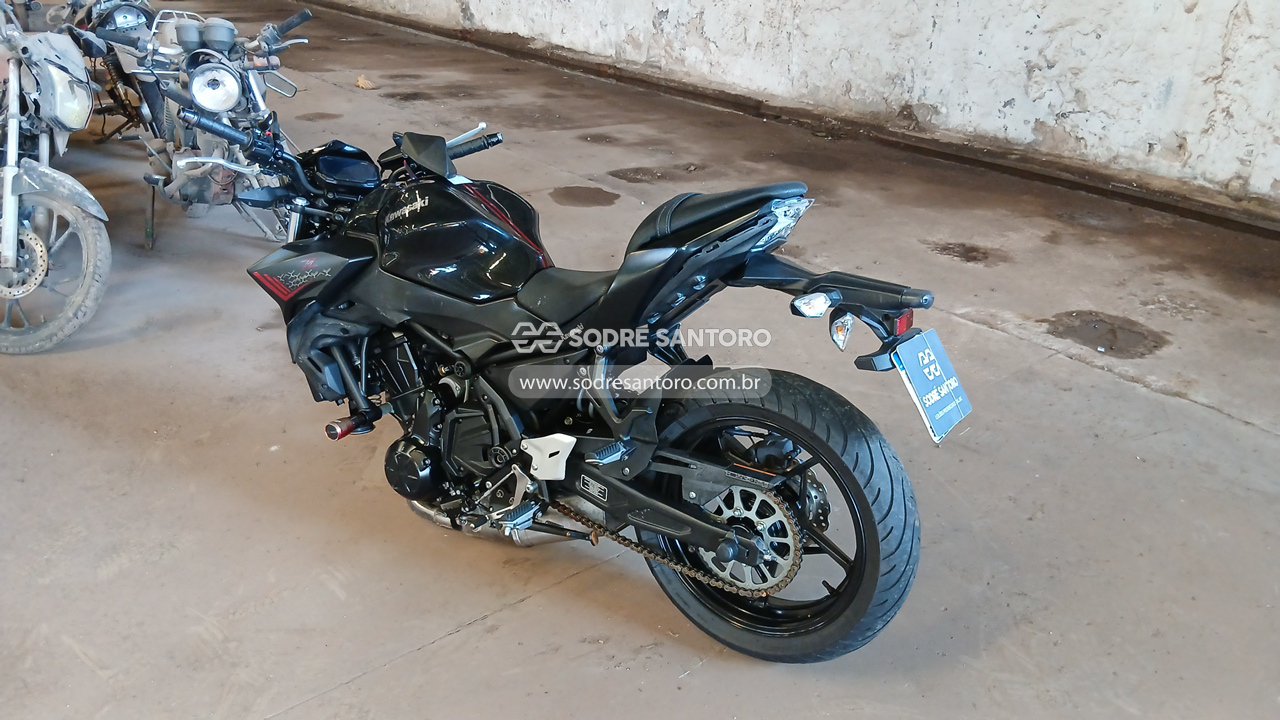 Foto 2: KAWASAKI - Z650 2020/2021