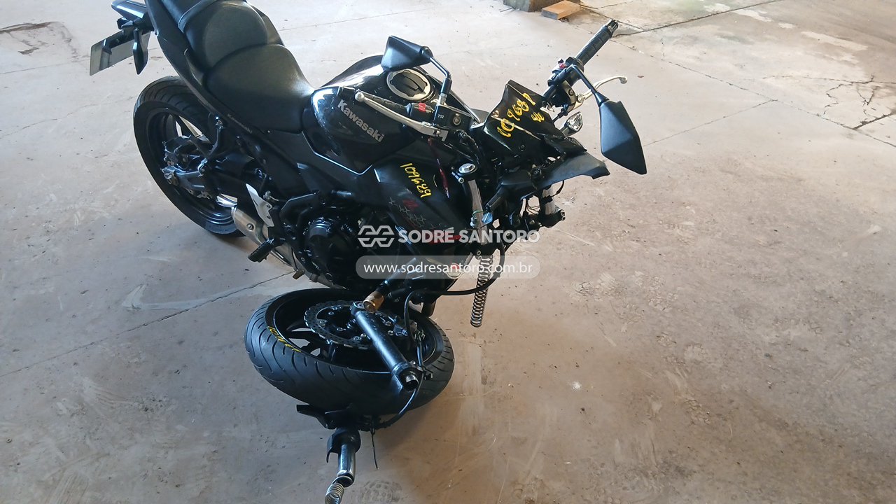 Foto 10 de 11: KAWASAKI - Z650 2020/2021