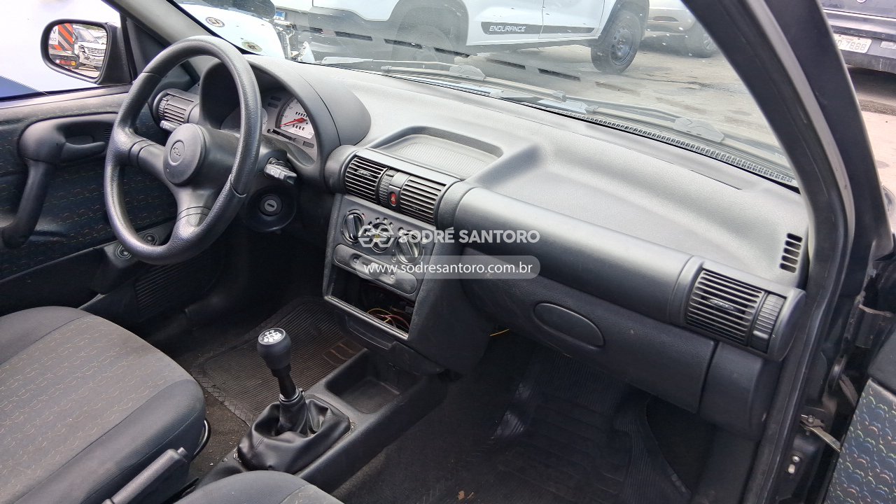 Foto 7 de 9: CHEVROLET - CORSA WIND 2000/2001