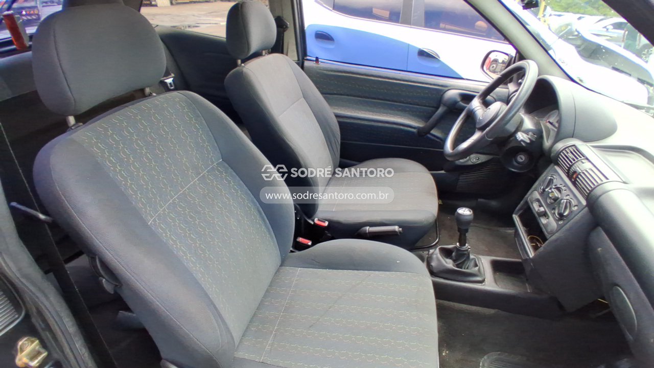 Foto 8 de 9: CHEVROLET - CORSA WIND 2000/2001