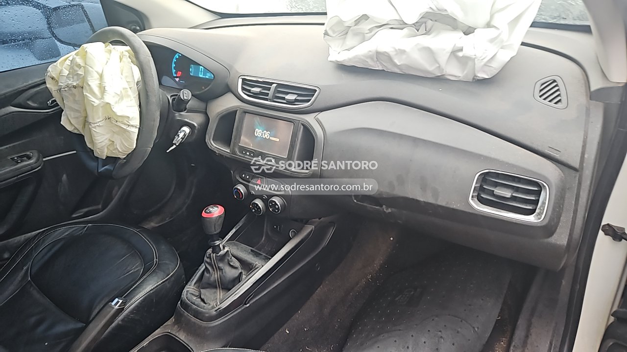Foto 8 de 13: CHEVROLET - ONIX 1.4MT LT 2014/2015
