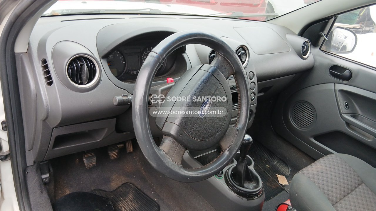 Foto 6 de 13: FORD - FIESTA 2004/2005