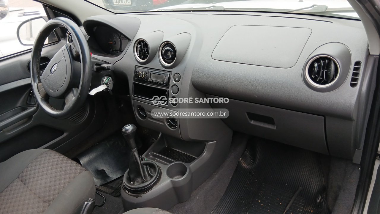 Foto 7 de 13: FORD - FIESTA 2004/2005
