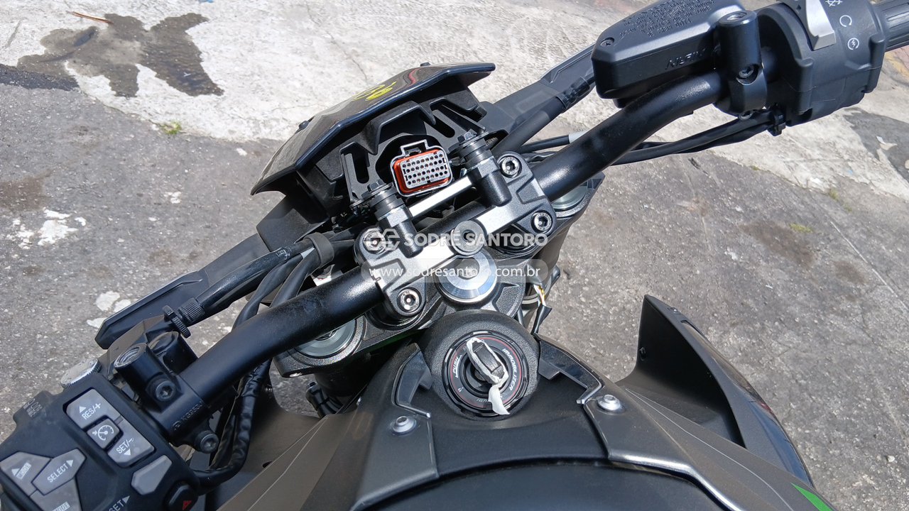 Foto 7 de 13: KAWASAKI - Z900 2025/2026