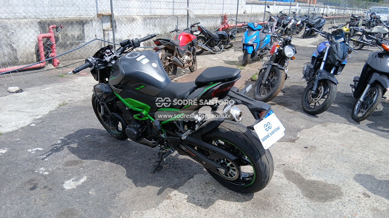 Foto 2: KAWASAKI - Z900 2025/2026