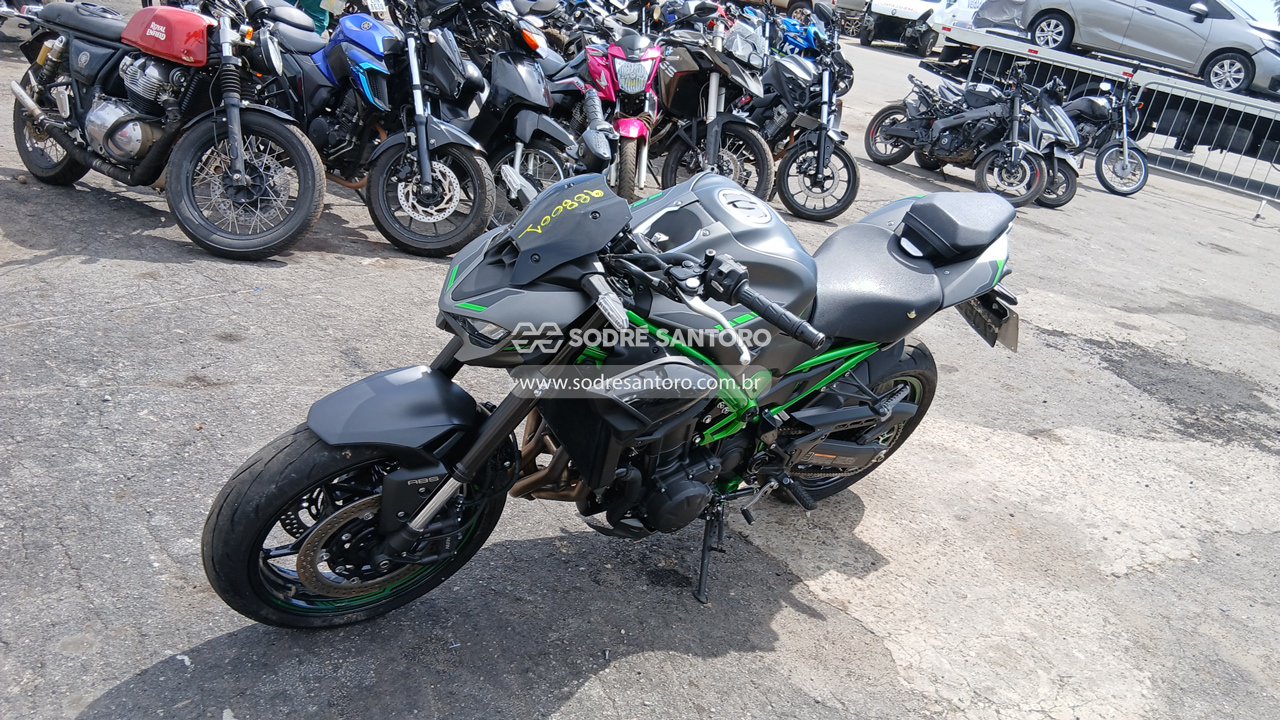 Foto 3: KAWASAKI - Z900 2025/2026