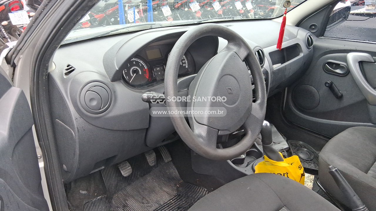 Foto 6 de 10: RENAULT - SANDERO 2013/2013