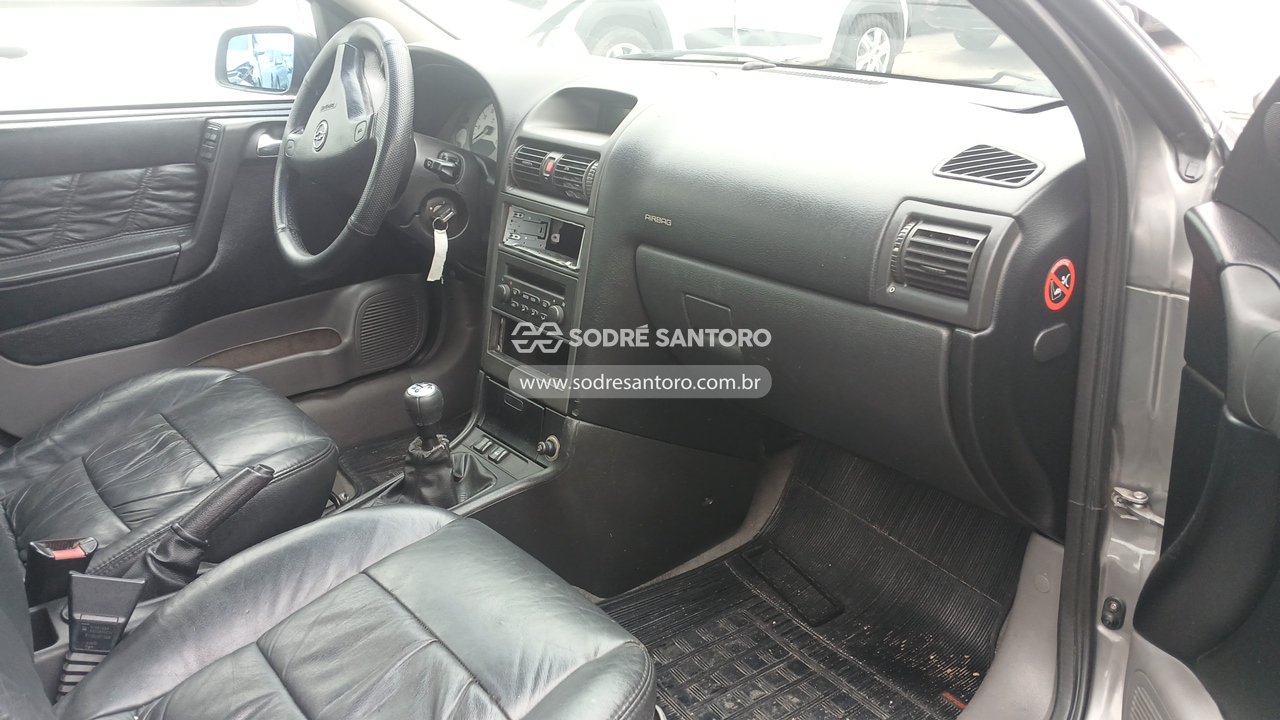 Foto 8 de 13: CHEVROLET - ASTRA HATCH CD 2004/2004