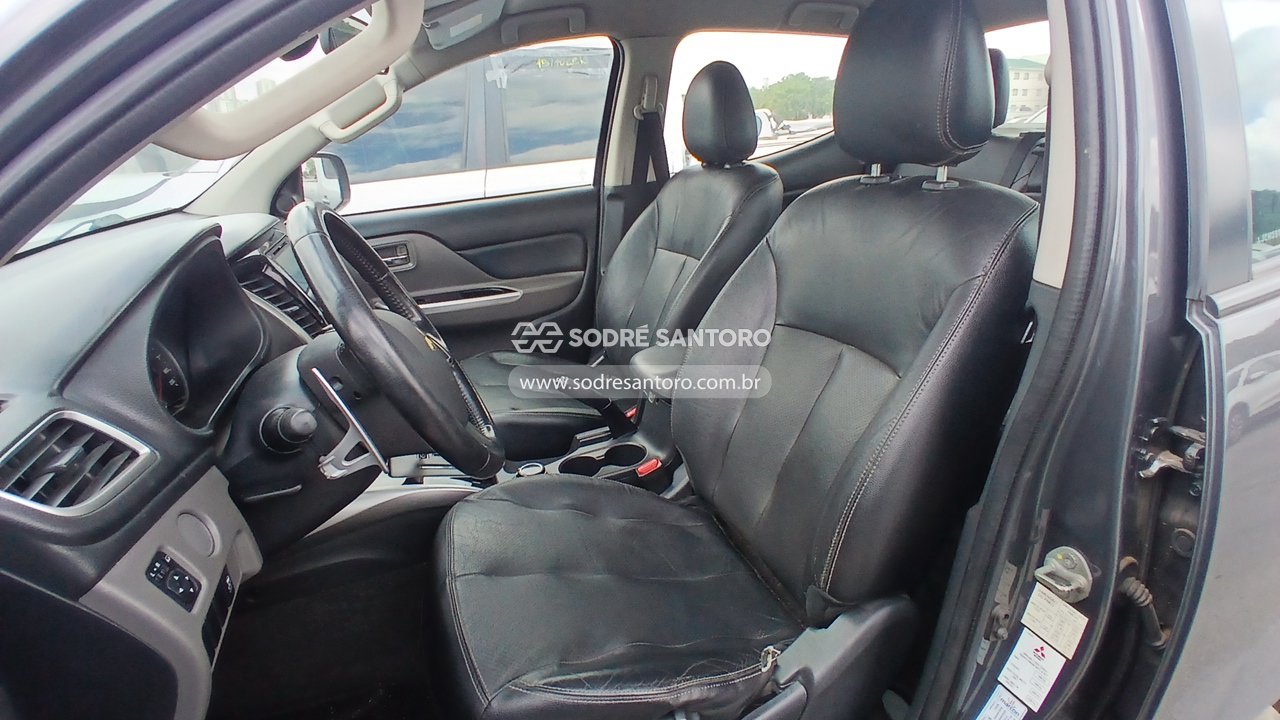 Foto 9 de 13: MITSUBISHI - TRITON SPORT HPE 2017/2018