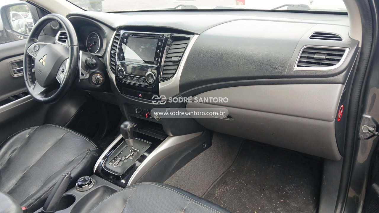 Foto 8 de 13: MITSUBISHI - TRITON SPORT HPE 2017/2018