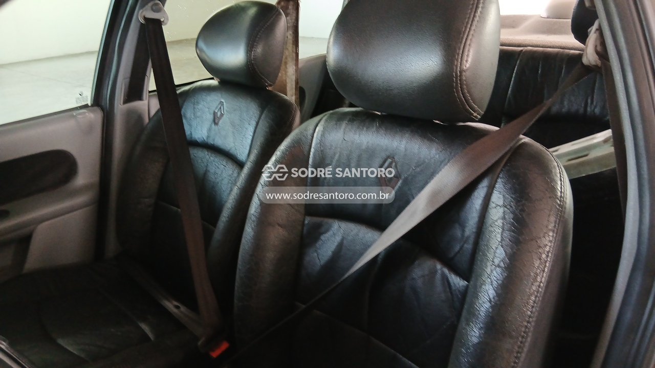 Foto 9 de 13: RENAULT - CLIO EXP 2006/2006