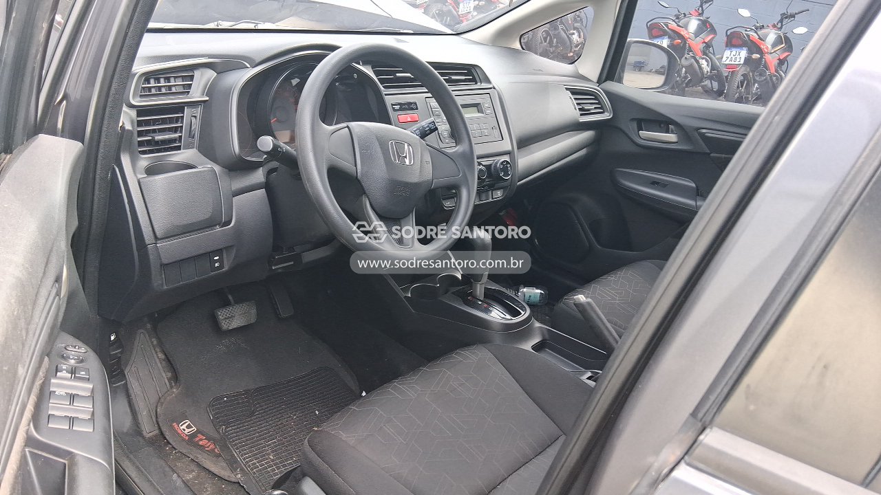 Foto 6 de 13: HONDA - FIT LX 2015/2015