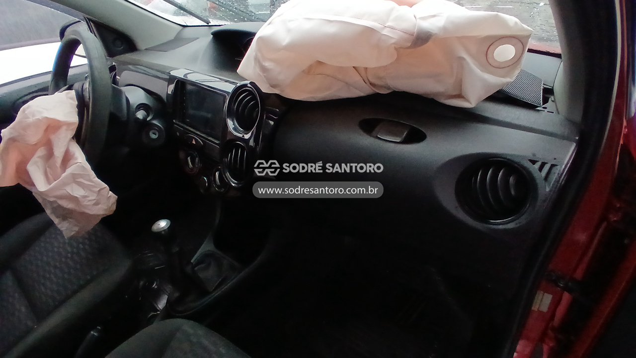 Foto 6 de 13: TOYOTA - ETIOS HB X 2016/2016