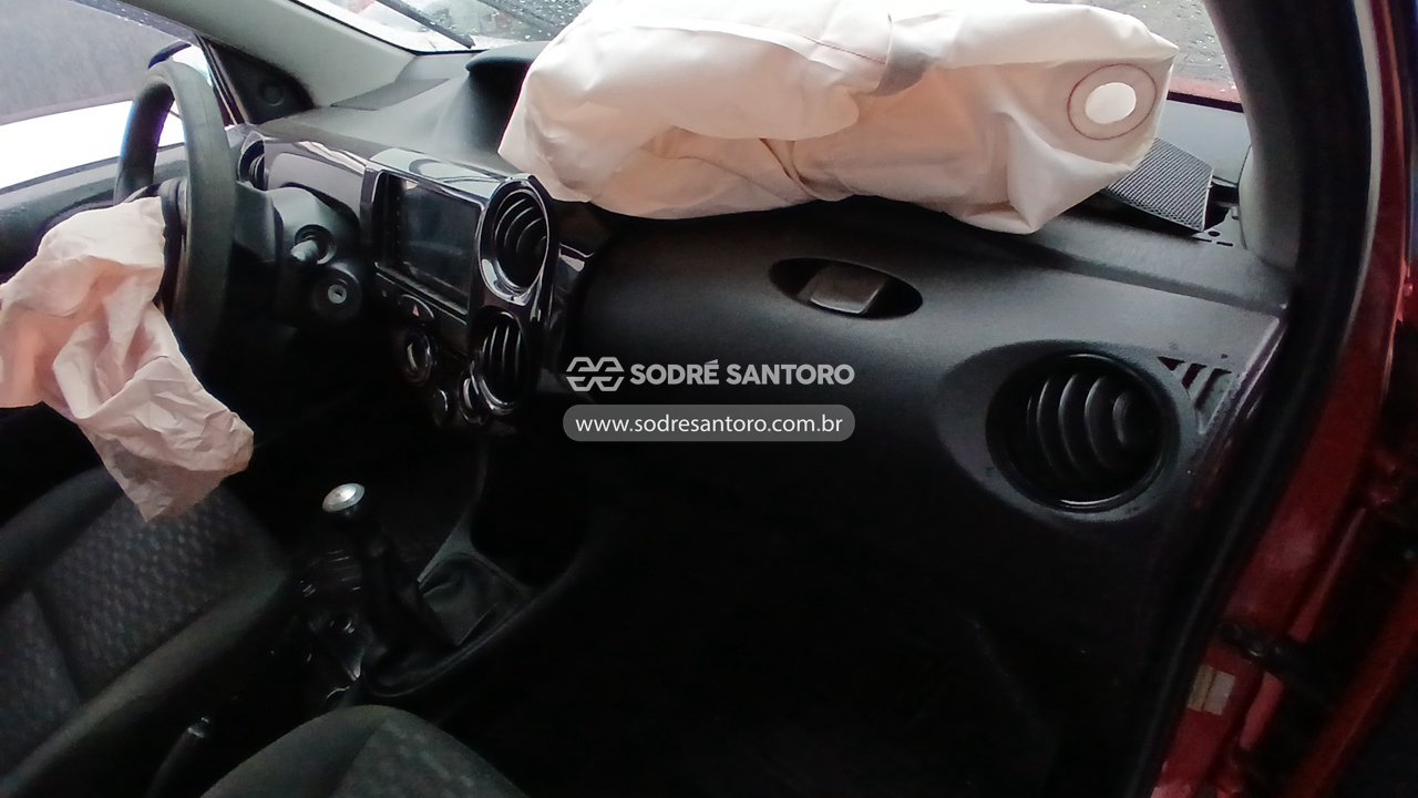 Foto 7 de 13: TOYOTA - ETIOS HB X 2016/2016
