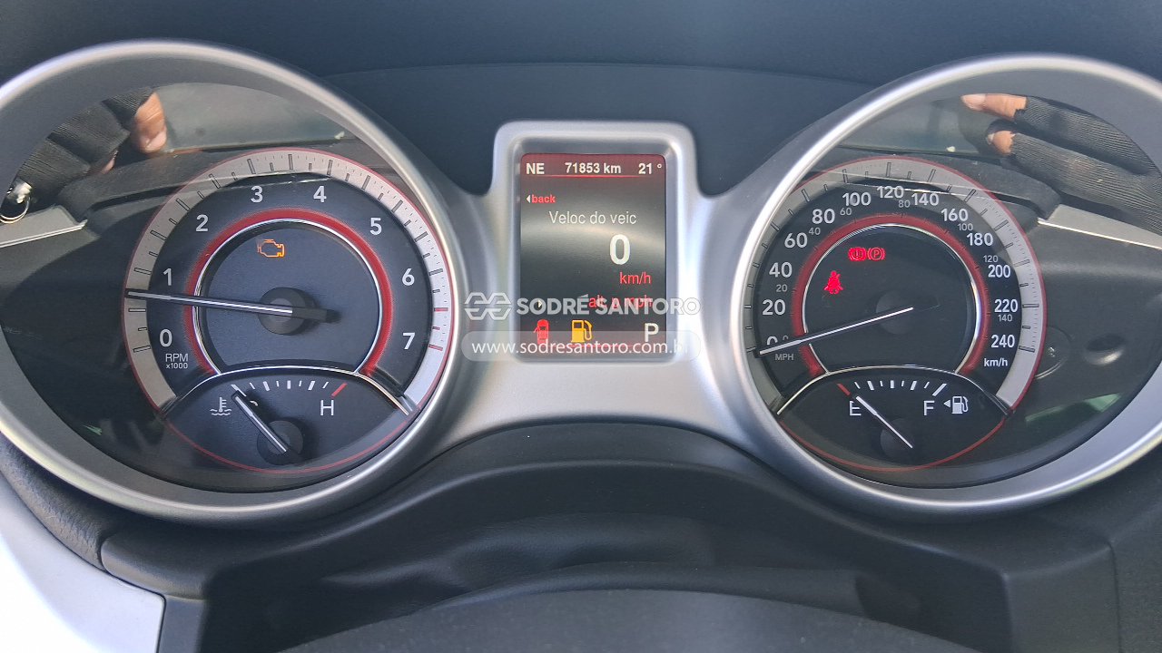 Dodge Journey R - 2014/2015 — foto 7 de 12