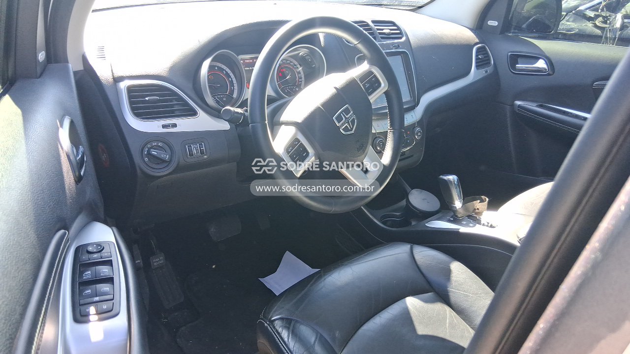 Dodge Journey R - 2014/2015 — foto 6 de 12