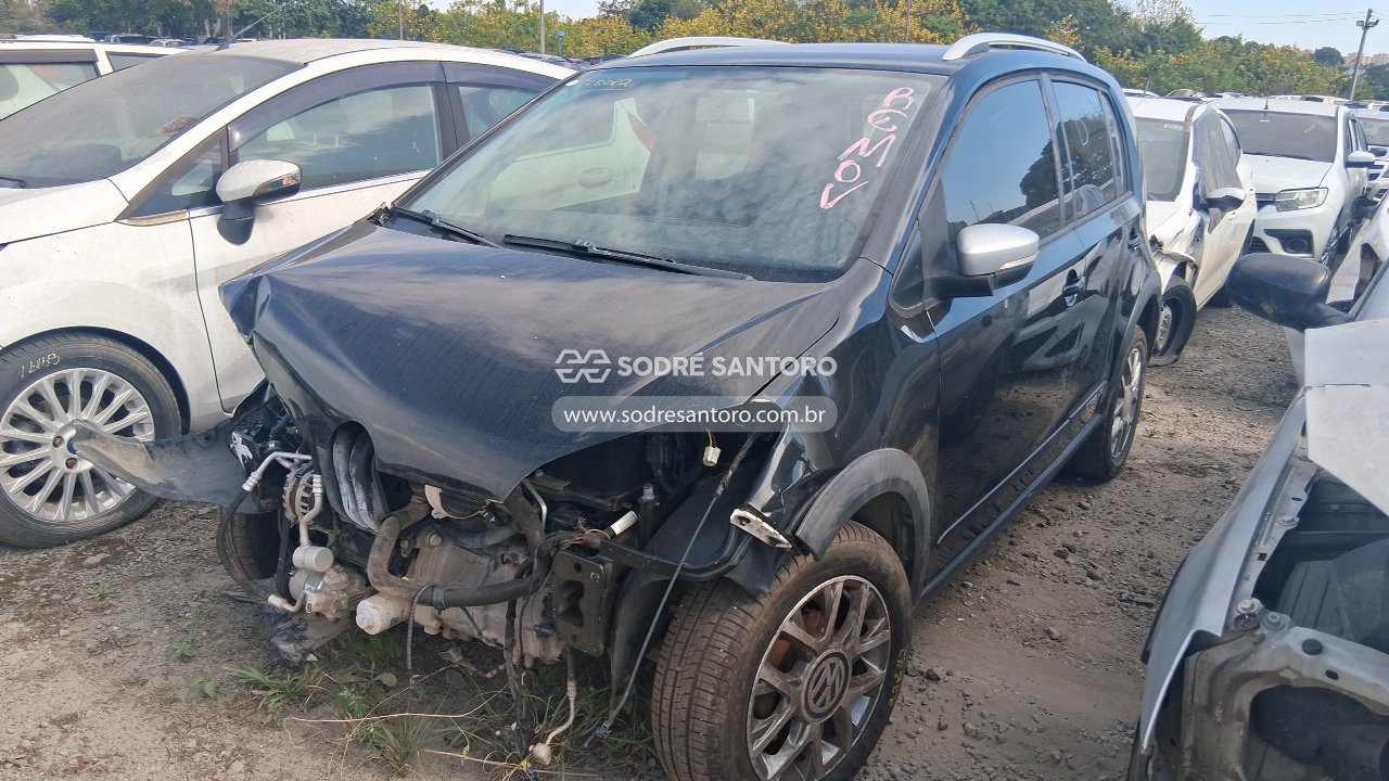 Volkswagen UP Cross MA - 2015/2016 — foto 3 de 12