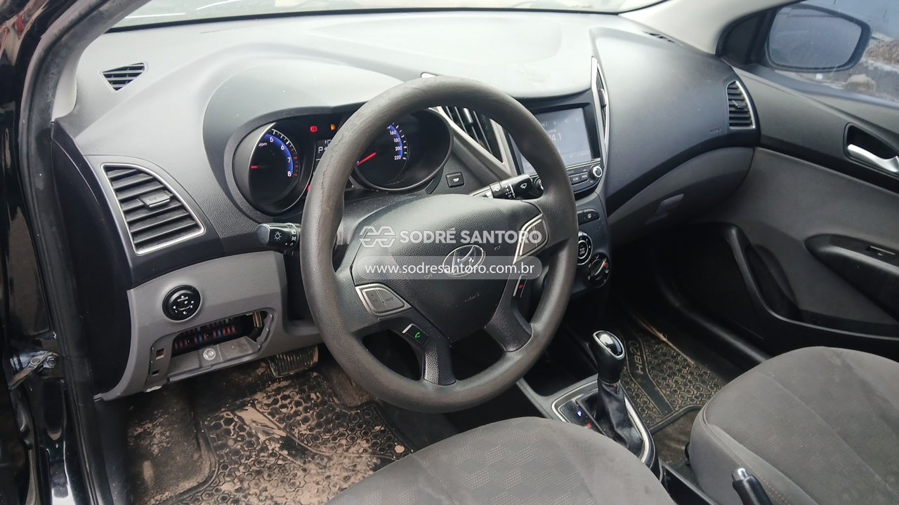Hyundai Hb20s 1.6a Comf - 2017/2018 — foto 6 de 12
