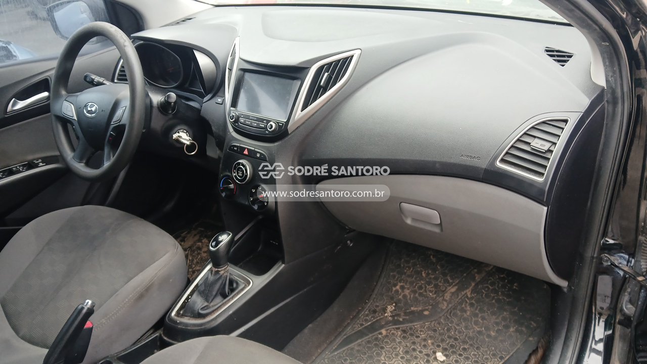 Hyundai Hb20s 1.6a Comf - 2017/2018 — foto 8 de 12