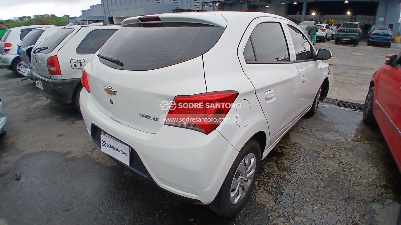 Chevrolet Onix 1.0mt LT - 2017/2017 — foto 4 de 12