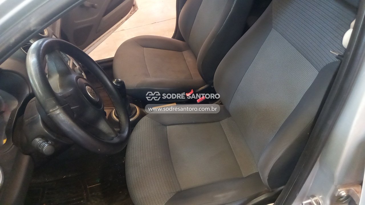 Volkswagen Gol 1.0 - 2010/2011 — foto 7 de 12