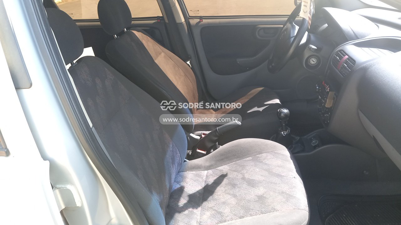 Chevrolet Corsa Hatch - 2002/2003 — foto 9 de 12