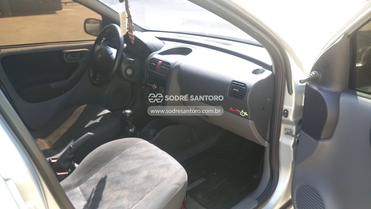 Chevrolet Corsa Hatch - 2002/2003 — foto 8 de 12