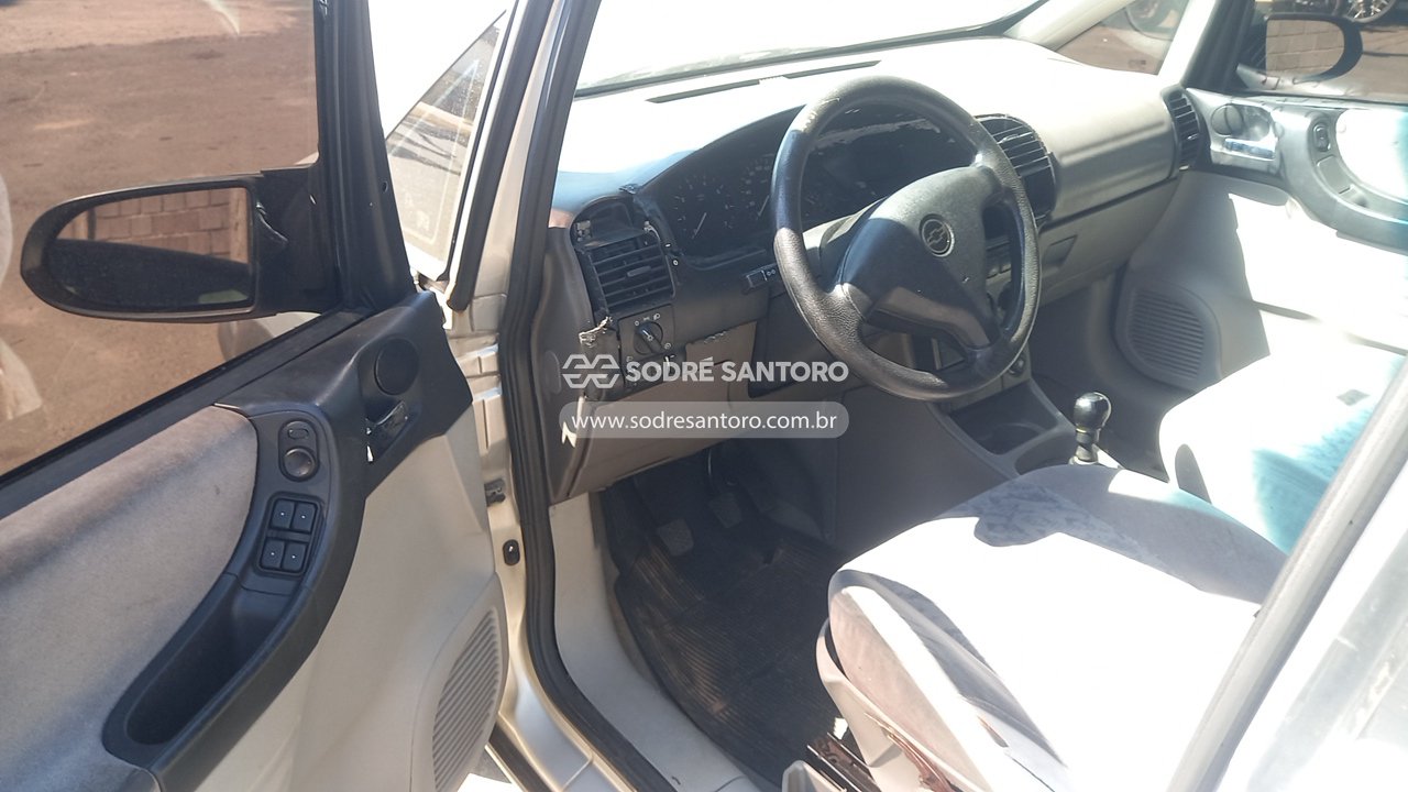Chevrolet Zafira 2.0 - 2001/2001 — foto 6 de 12