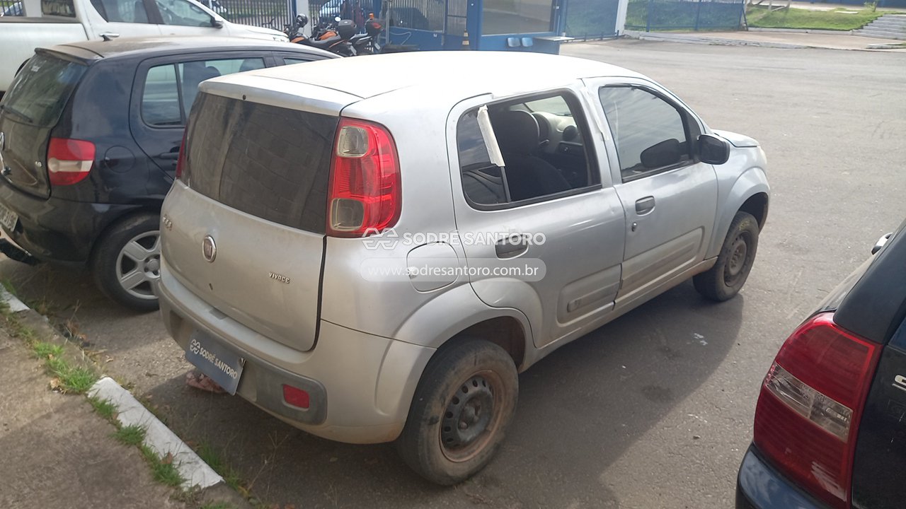 Fiat Uno Vivace 1.0 - 2012/2013 — foto 4 de 12