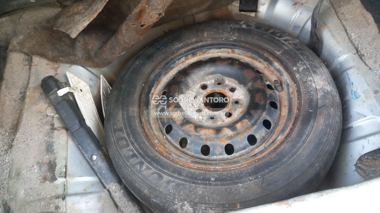 Fiat Uno Vivace 1.0 - 2012/2013 — foto 10 de 12