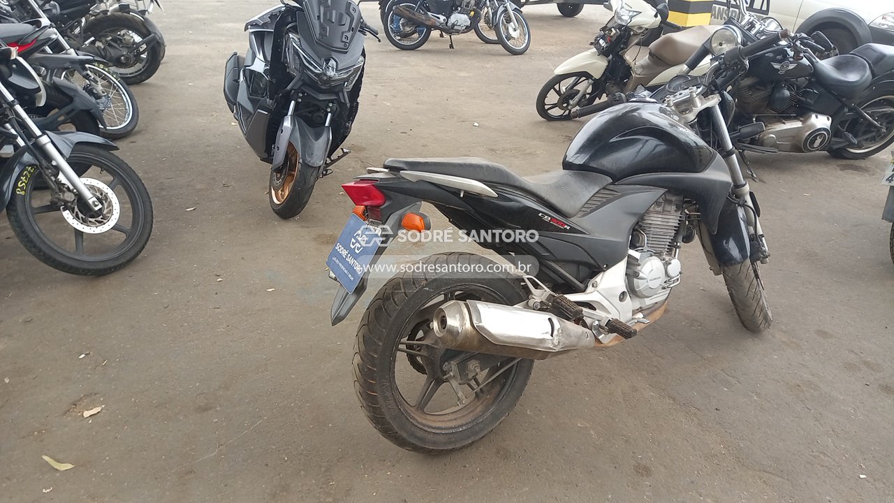 Honda CB 300r - 2009/2010 — foto 4 de 12