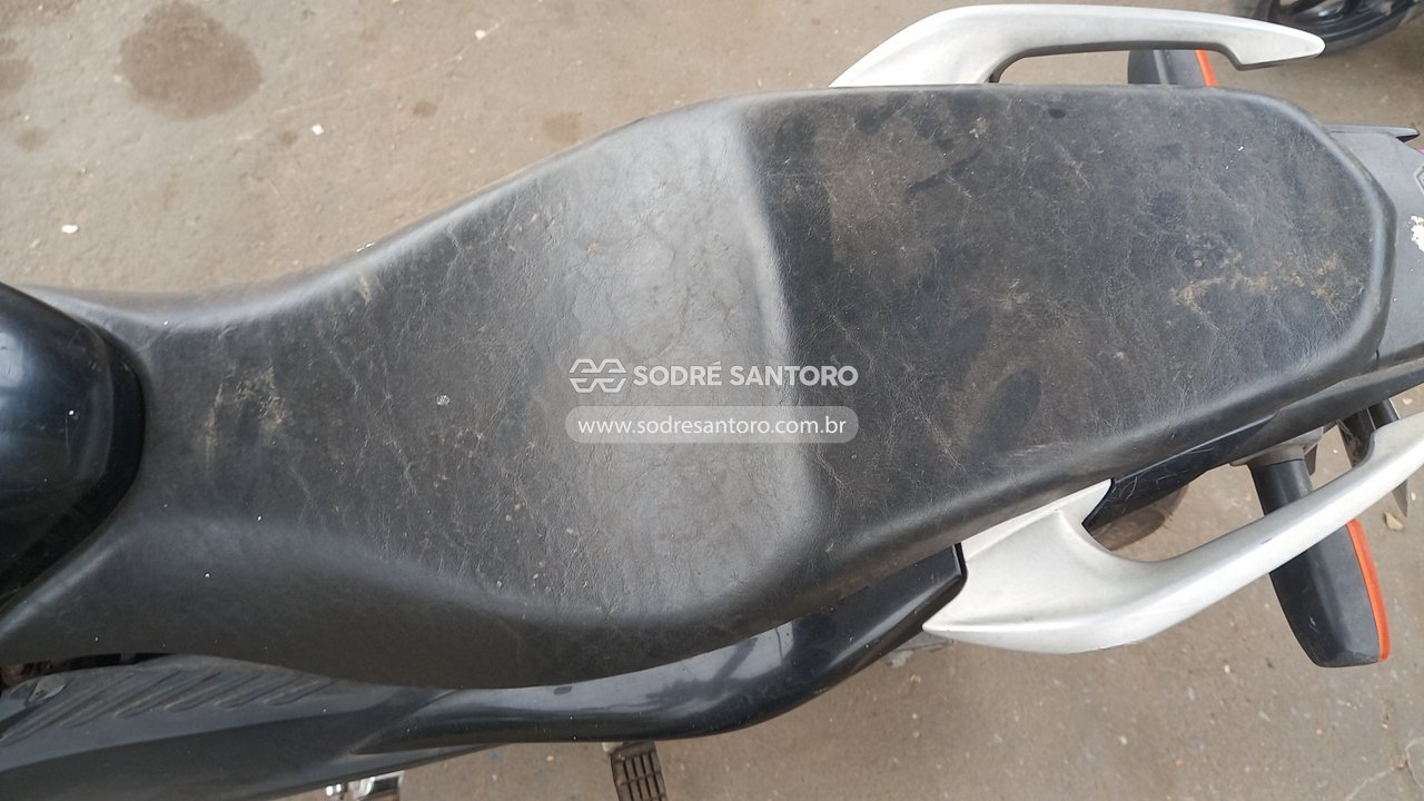 Honda CB 300r - 2009/2010 — foto 8 de 12