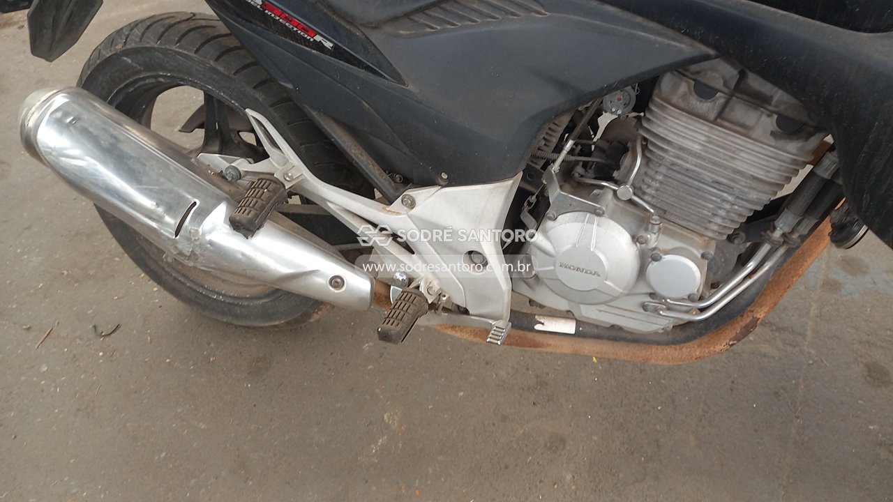 Honda CB 300r - 2009/2010 — foto 10 de 12